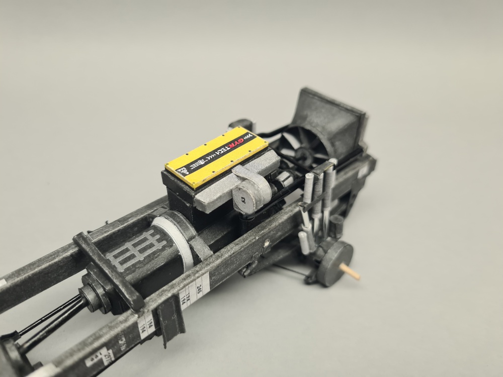 434490