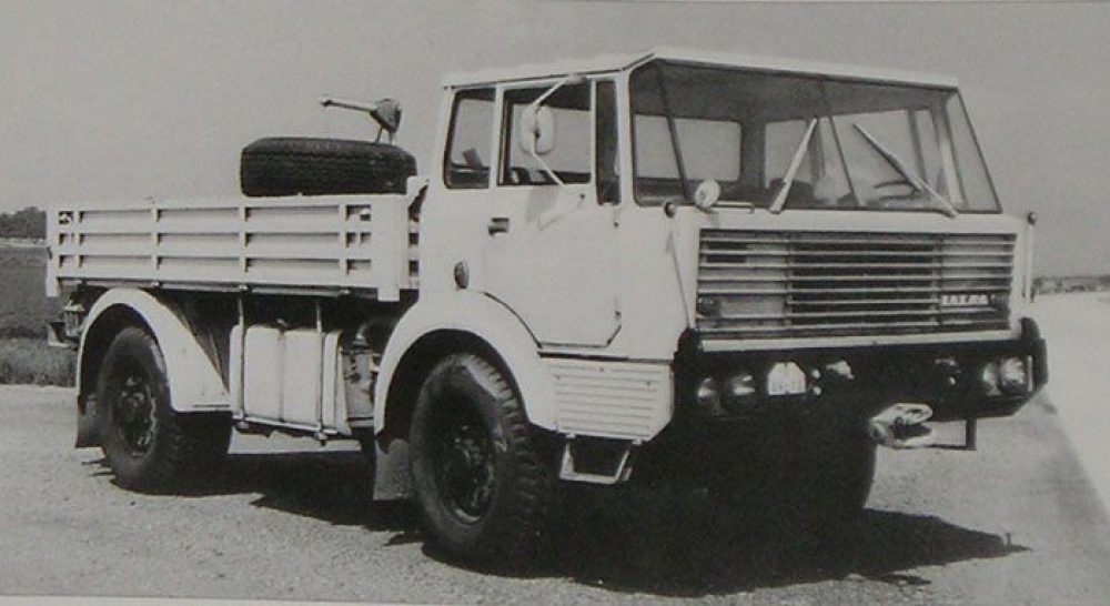 Tatra T813 4x4 (Plná velikost v novém okně) Tatra T813 4x4
