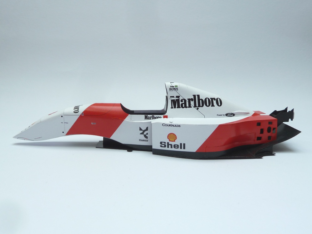 McLaren MP4/8 (1993; Senna) (Plná velikost v novém okně) McLaren MP4/8 (1993; Senna)