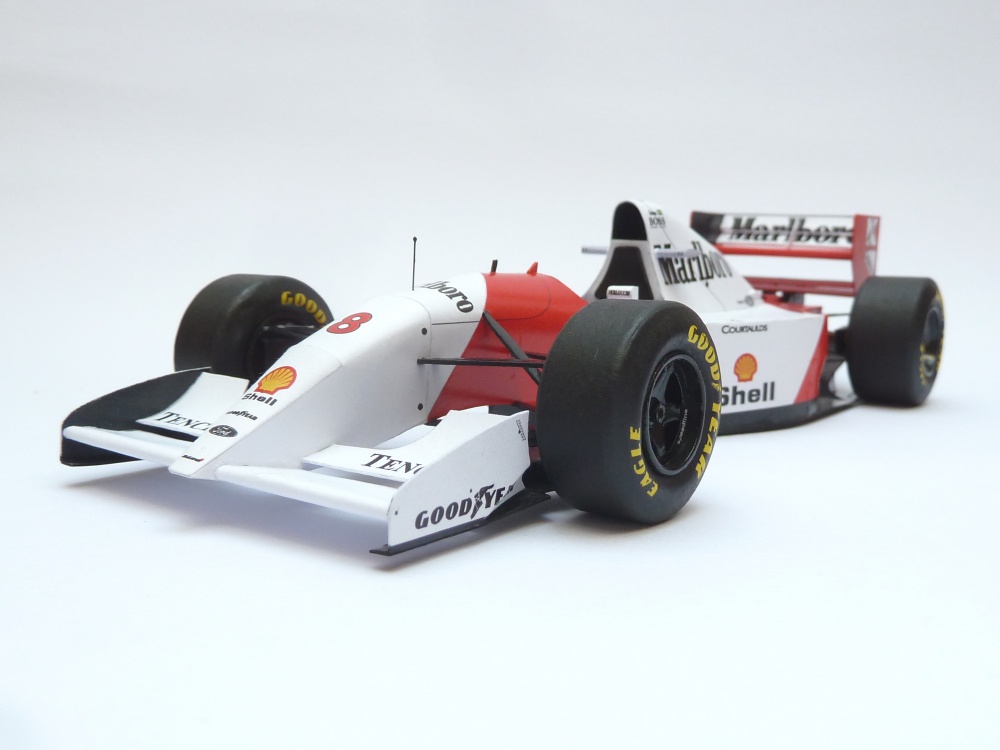 McLaren MP4/8 (1993; Senna) (Plná velikost v novém okně) McLaren MP4/8 (1993; Senna)