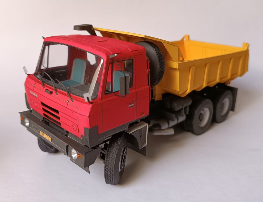 436805