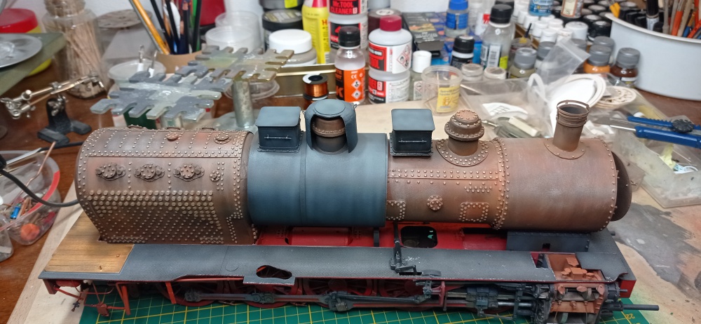 436599