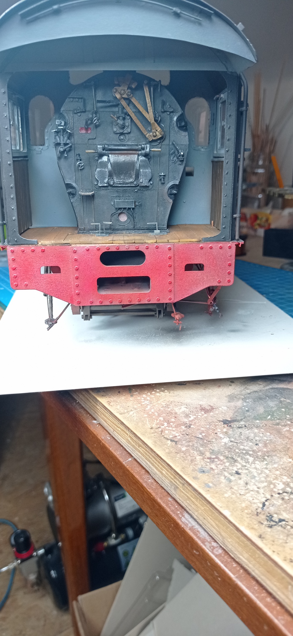 437625