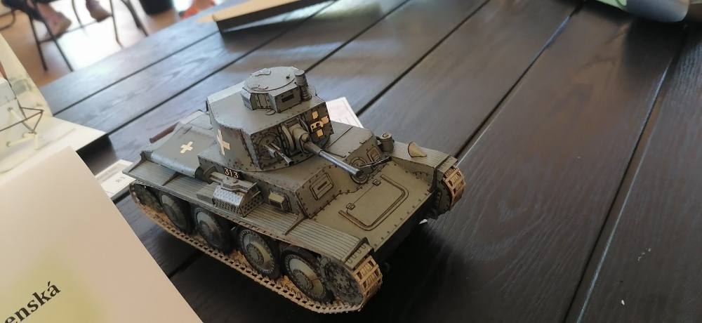 435230