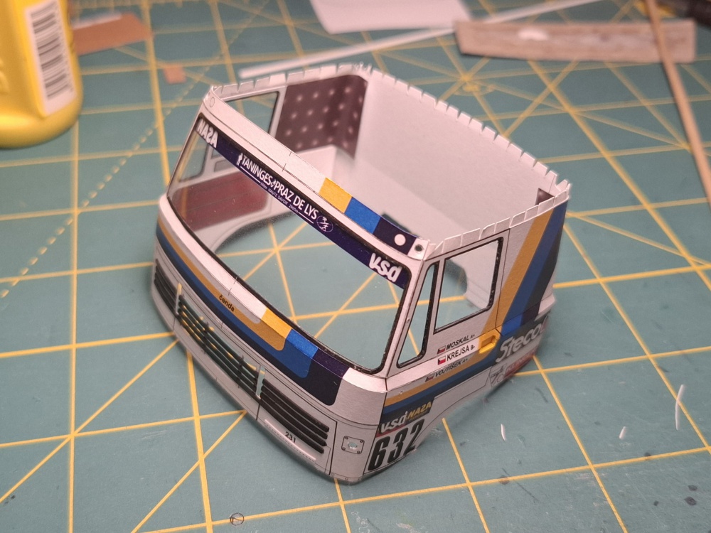 440779
