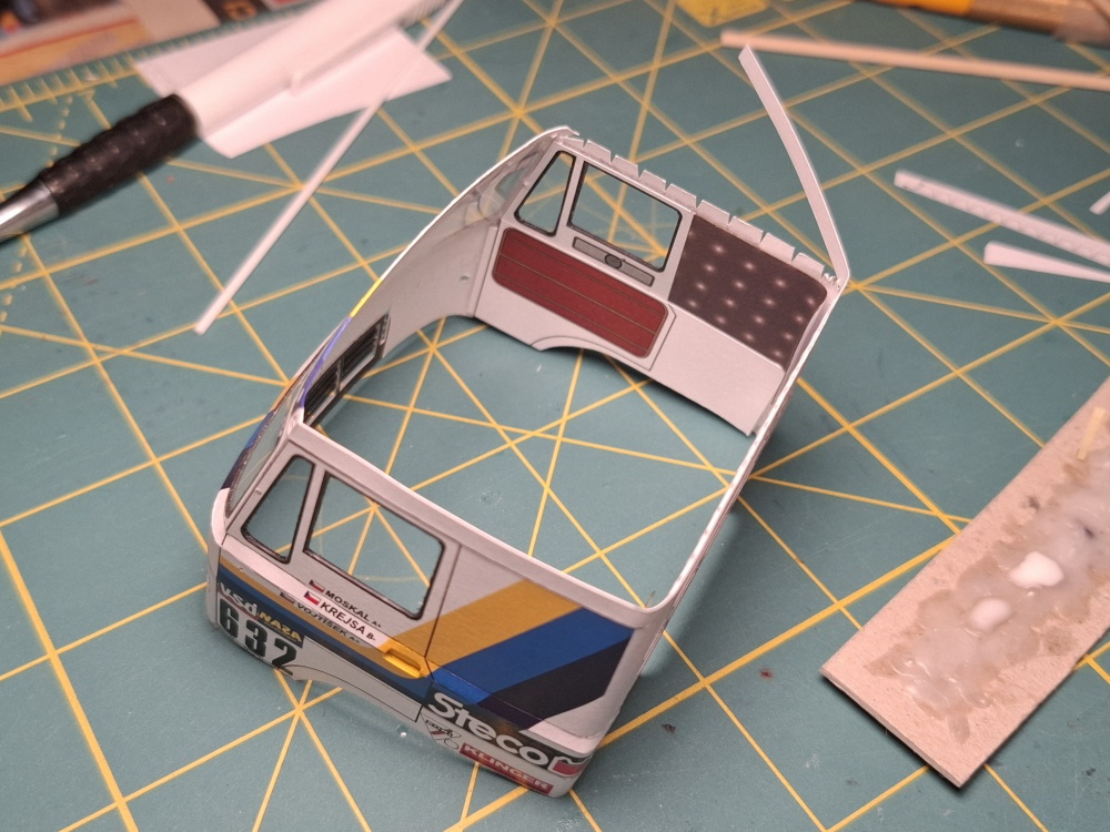 440784