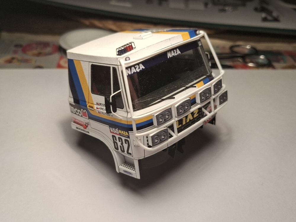 440819