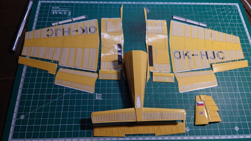 Let Z-37A Čmelák (Plná velikost v novém okně) Let Z-37A Čmelák