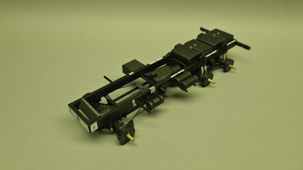 439617