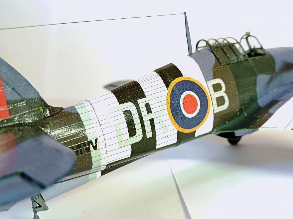 Hawker Hurricane MK. II C (Plná velikost v novém okně) Hawker Hurricane MK. II C