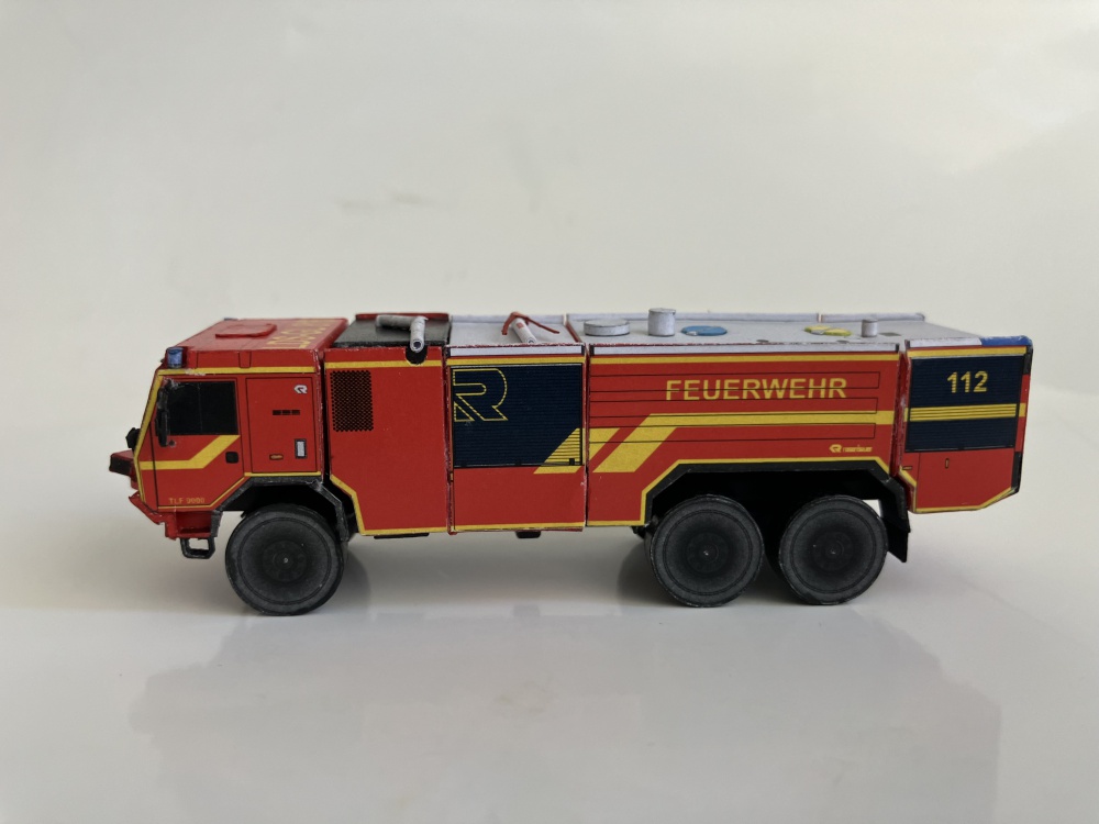 Tatra Force TLF 9000 (Plná velikost v novém okně) Tatra Force TLF 9000