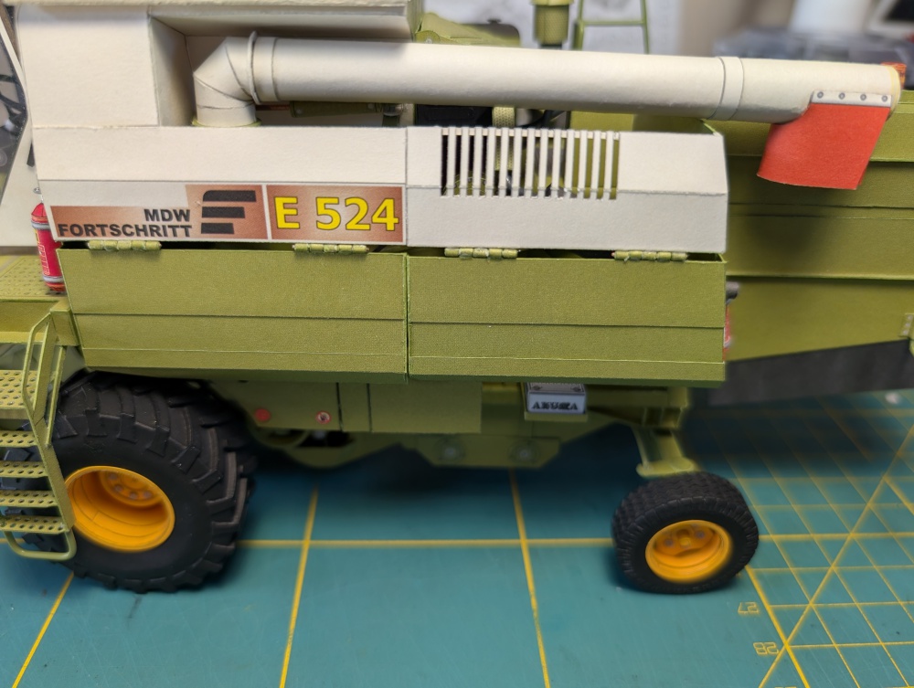 444138