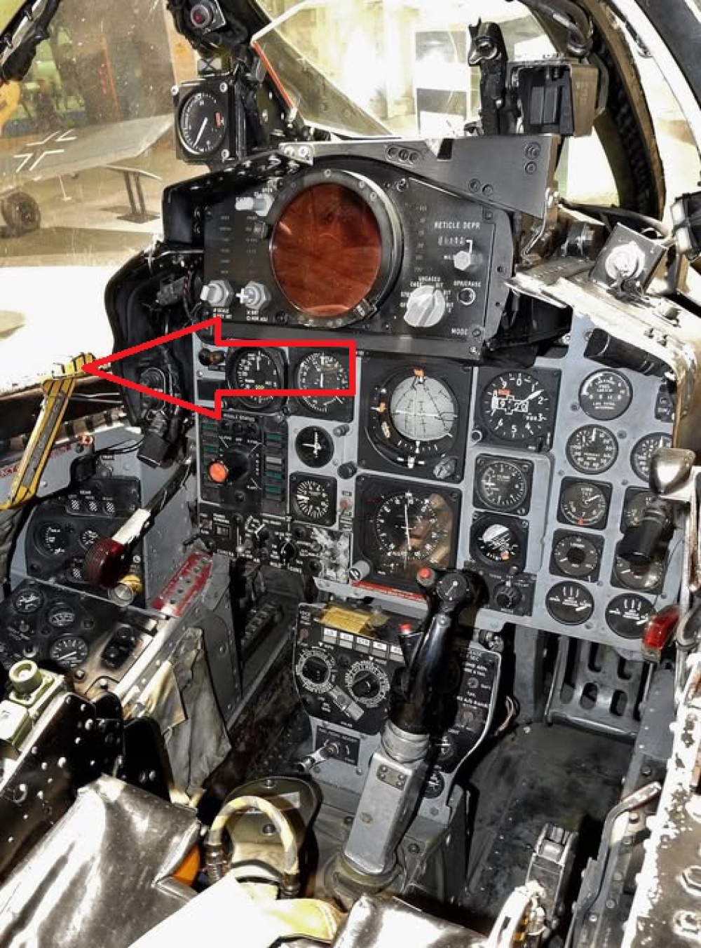 F-4 Phantom II (Plná velikost v novém okně) F-4 Phantom II