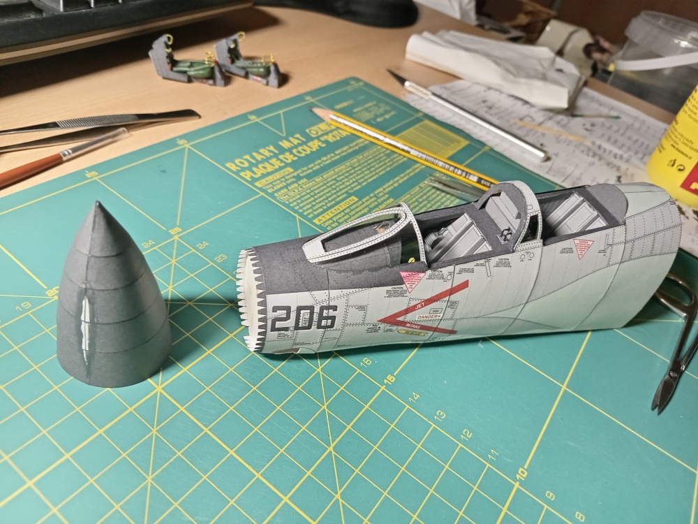 F-4 Phantom II (Plná velikost v novém okně) F-4 Phantom II