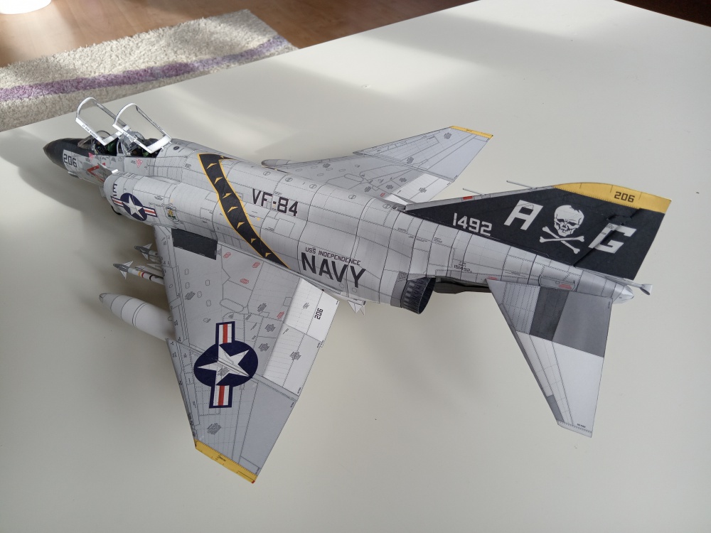 F-4 Phantom II (Plná velikost v novém okně) F-4 Phantom II