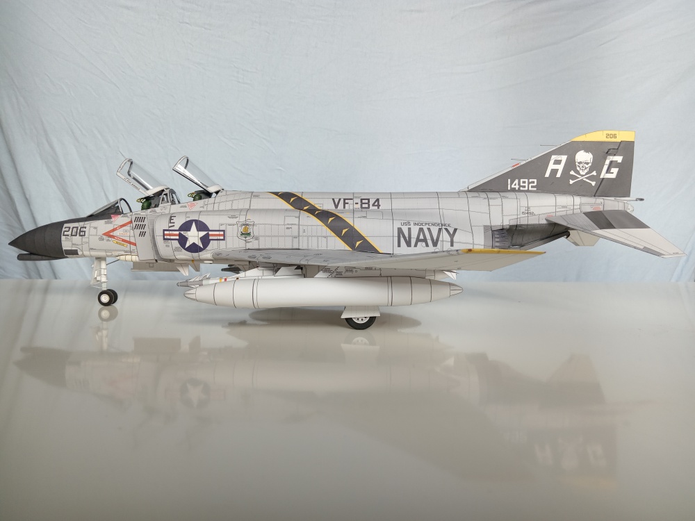 F-4 Phantom II (Plná velikost v novém okně) F-4 Phantom II