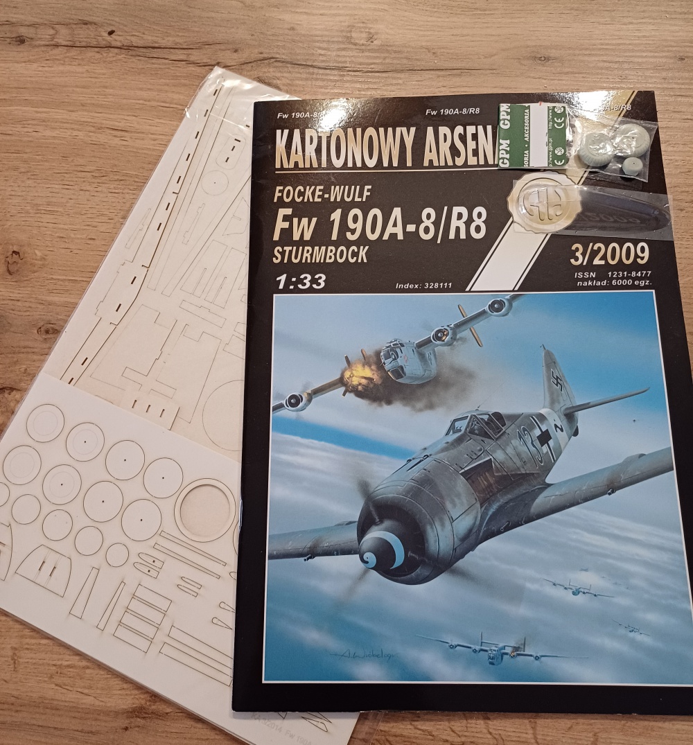 Focke-Wulf 190A-8/R8 (Plná velikost v novém okně) Focke-Wulf 190A-8/R8