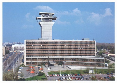 �st�edn� telekomunika�n� budova