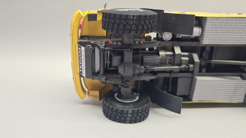 443761