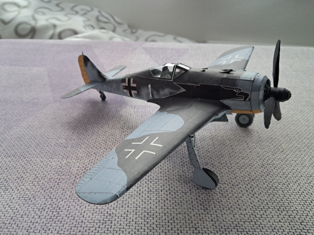 Focke-Wulf FW190 A4 (Plná velikost v novém okně) Focke-Wulf FW190 A4