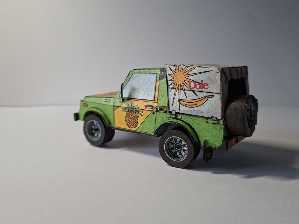 Suzuki SJ 413 (Plná velikost v novém okně) Suzuki SJ 413