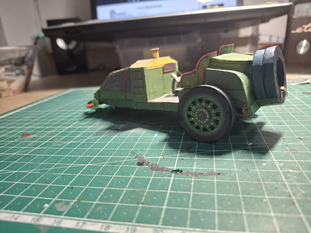 443068