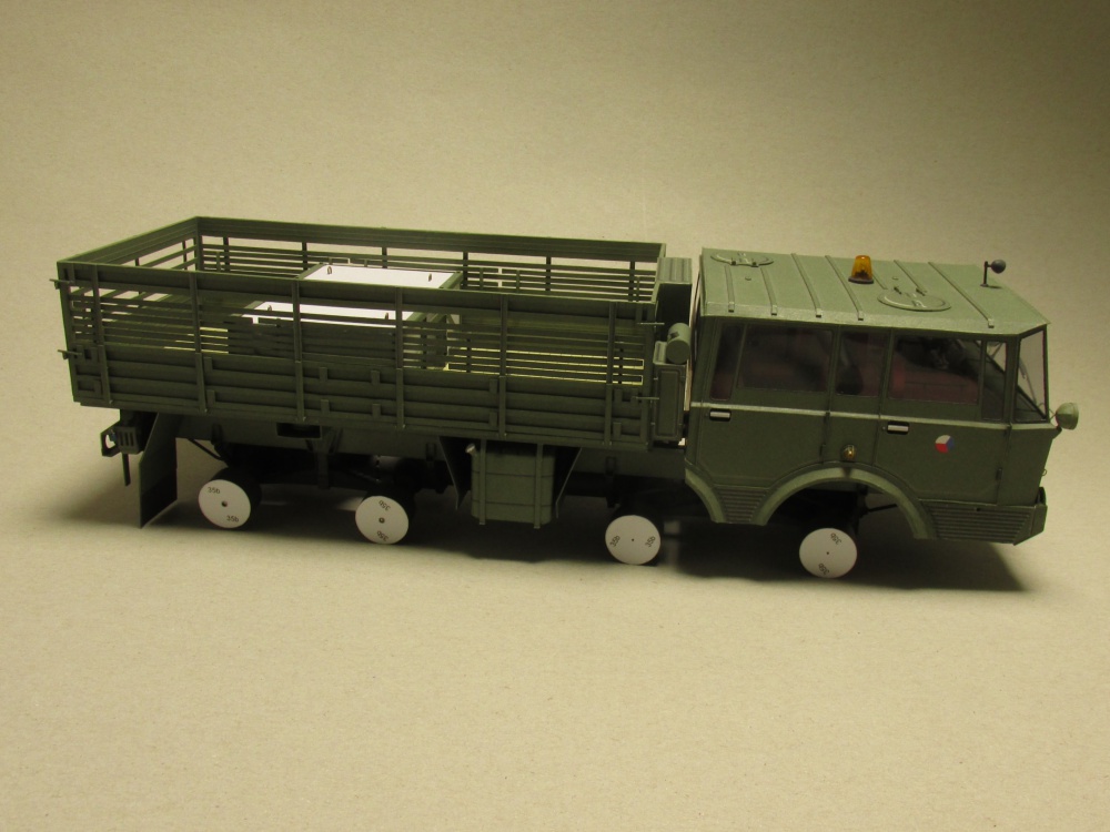 Tatra 813 8x8 Kolos + Transporta P-50 (Pln� velikost v nov�m okn�) Tatra 813 8x8 Kolos + Transporta P-50