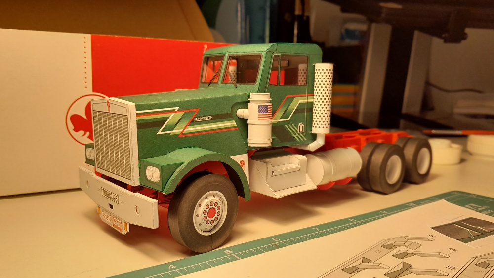 Kenworth W900 (Plná velikost v novém okně) Kenworth W900