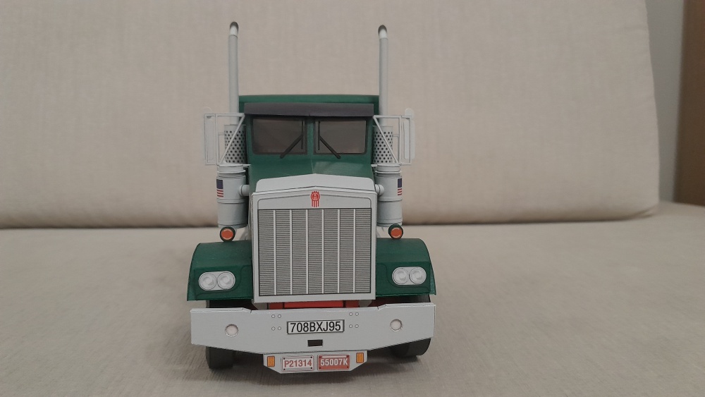 Kenworth W900