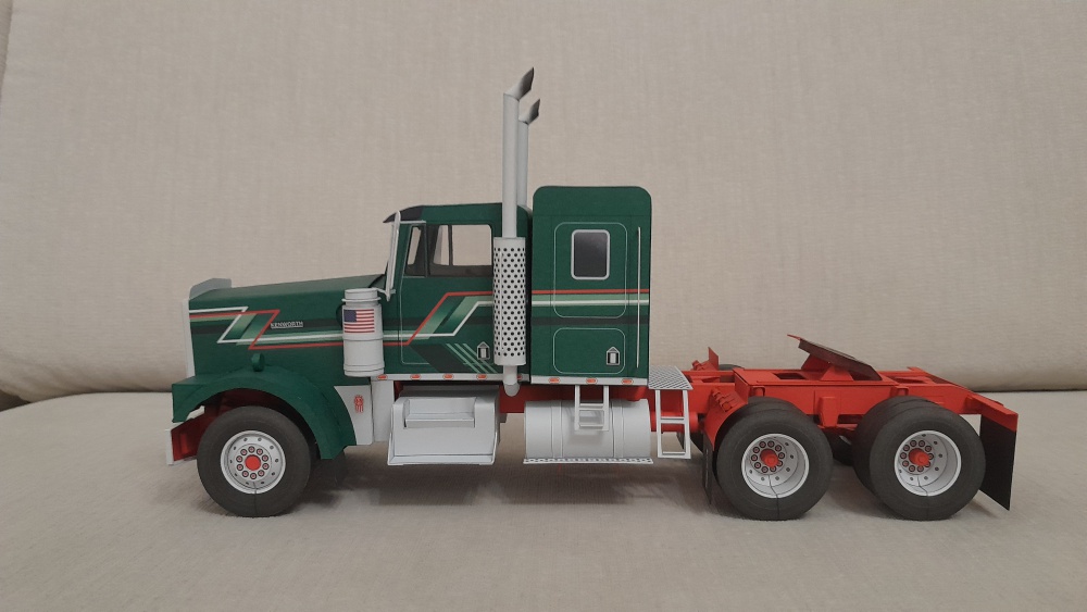 Kenworth W900 (Plná velikost v novém okně) Kenworth W900