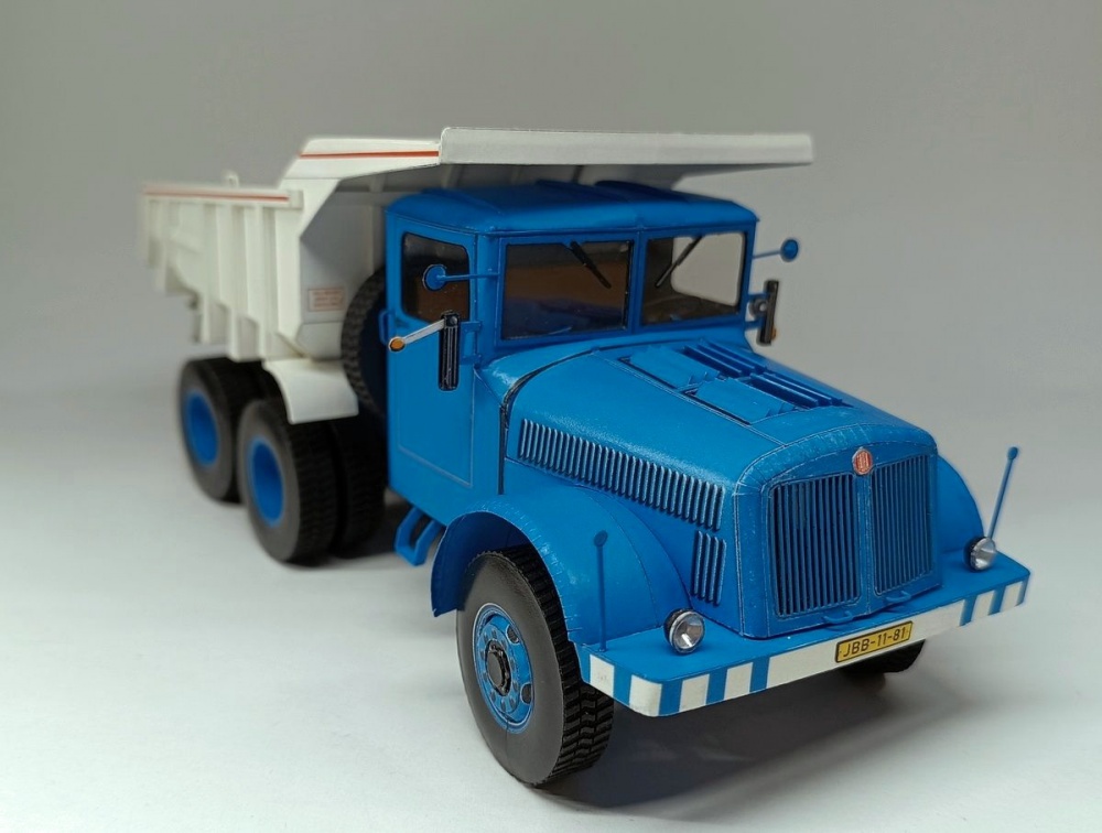 444084