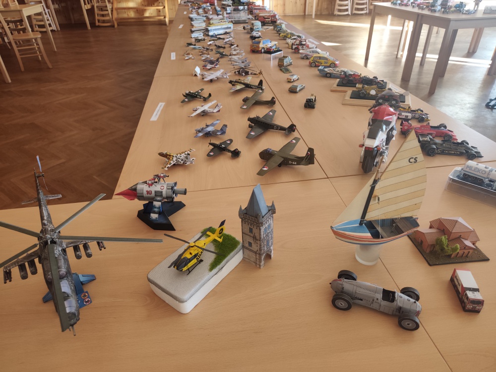 Výstava modelů - Kulturní dům Horní Habartice (Plná velikost v novém okně) Výstava modelů - Kulturní dům Horní Habartice