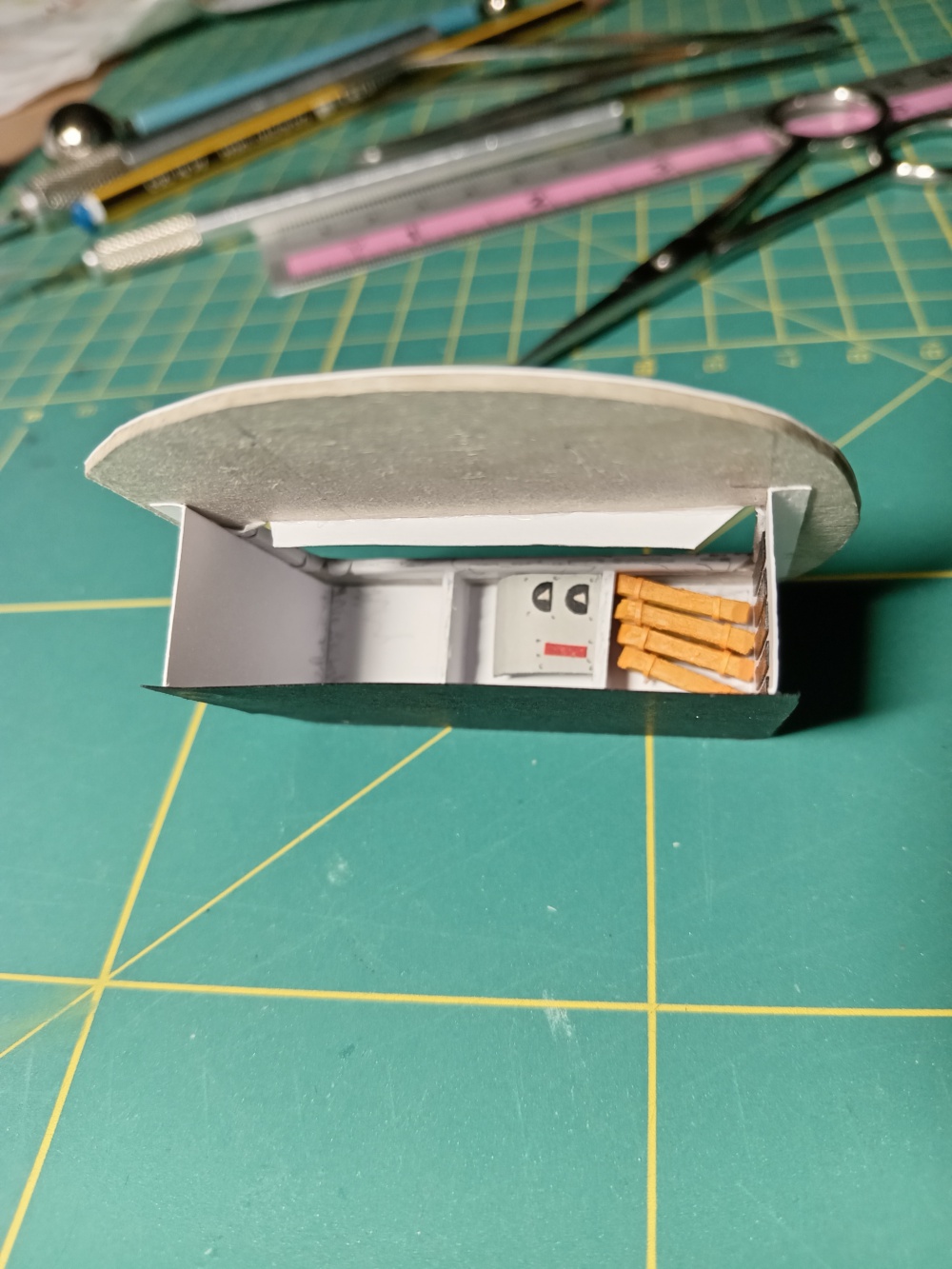446105