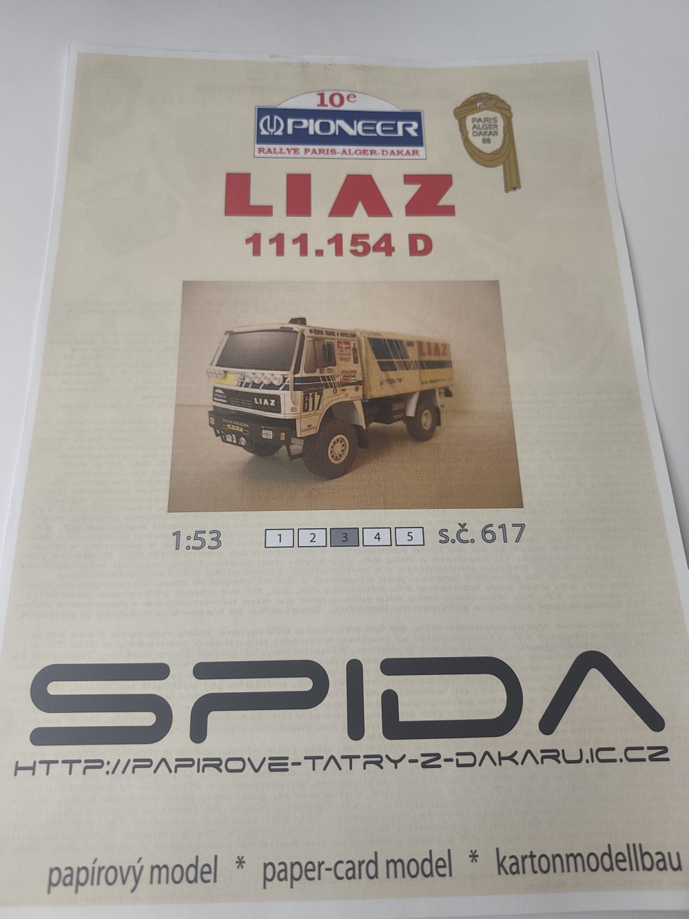 445687