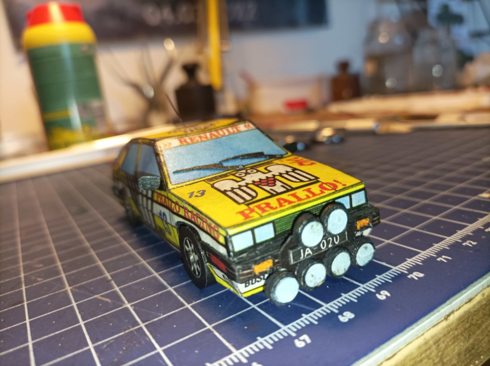 Renault M&M (Plná velikost v novém okně) Renault M&M