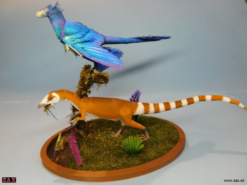 Sinosauropteryx a Microraptor (Plná velikost v novém okně) Sinosauropteryx a Microraptor