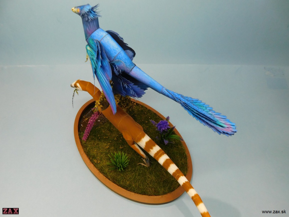 Sinosauropteryx a Microraptor (Plná velikost v novém okně) Sinosauropteryx a Microraptor