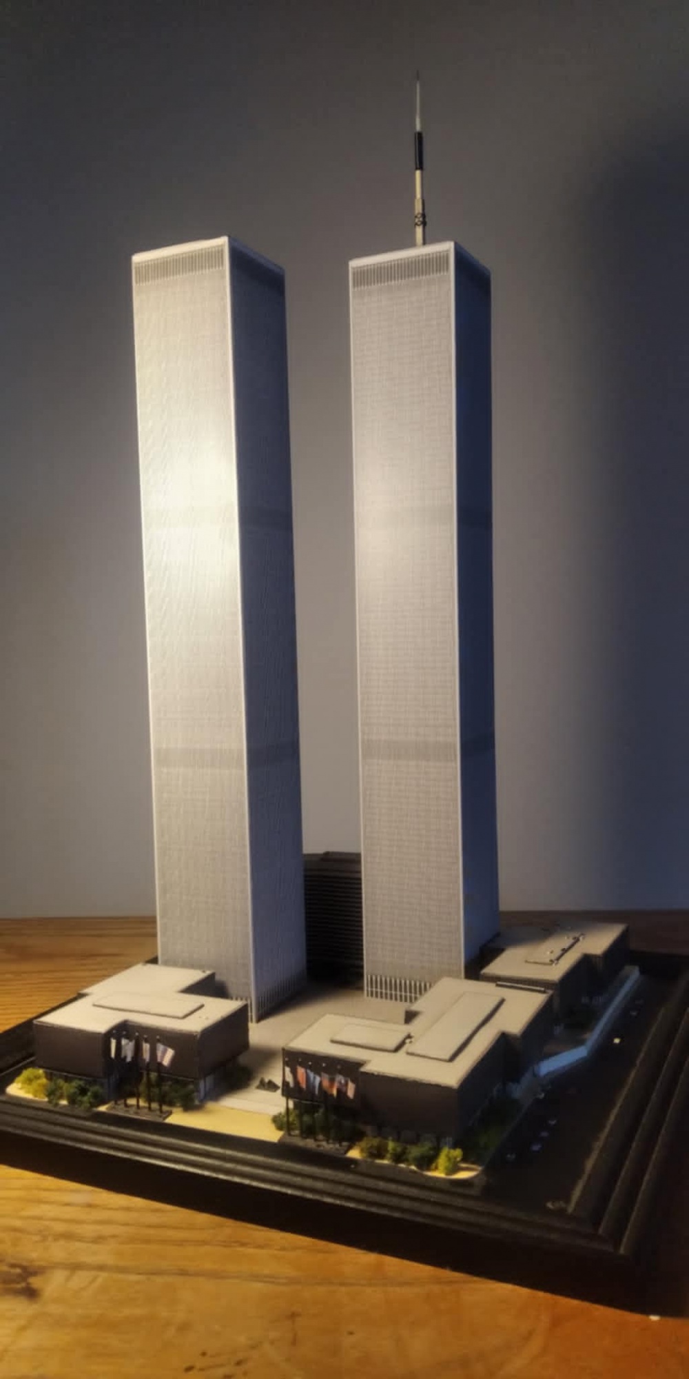 World Trade Center (WTC - Twin Towers) paper model 1:1500 (Plná velikost v novém okně) World Trade Center (WTC - Twin Towers) paper model 1:1500