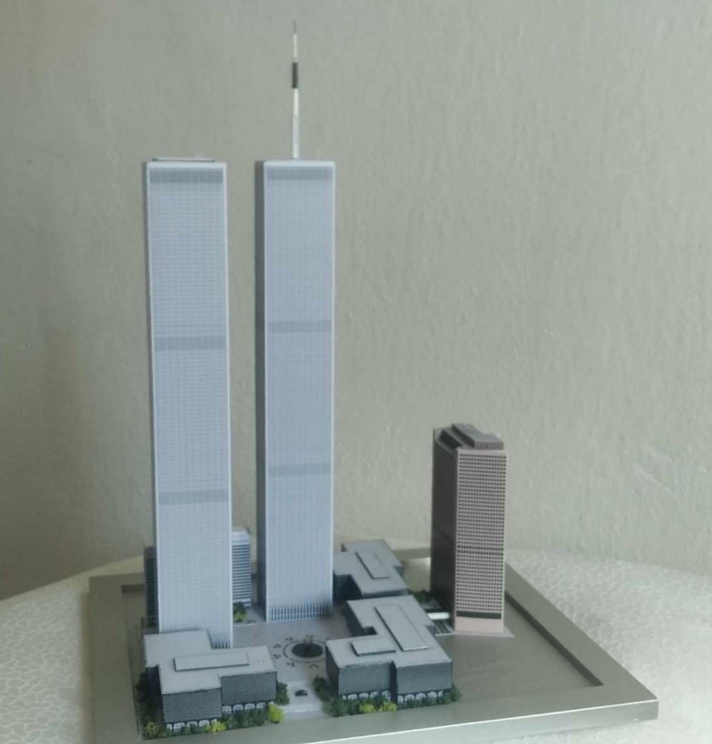 World Trade Center (WTC - Twin Towers) paper model 1:1500 + WTC 7