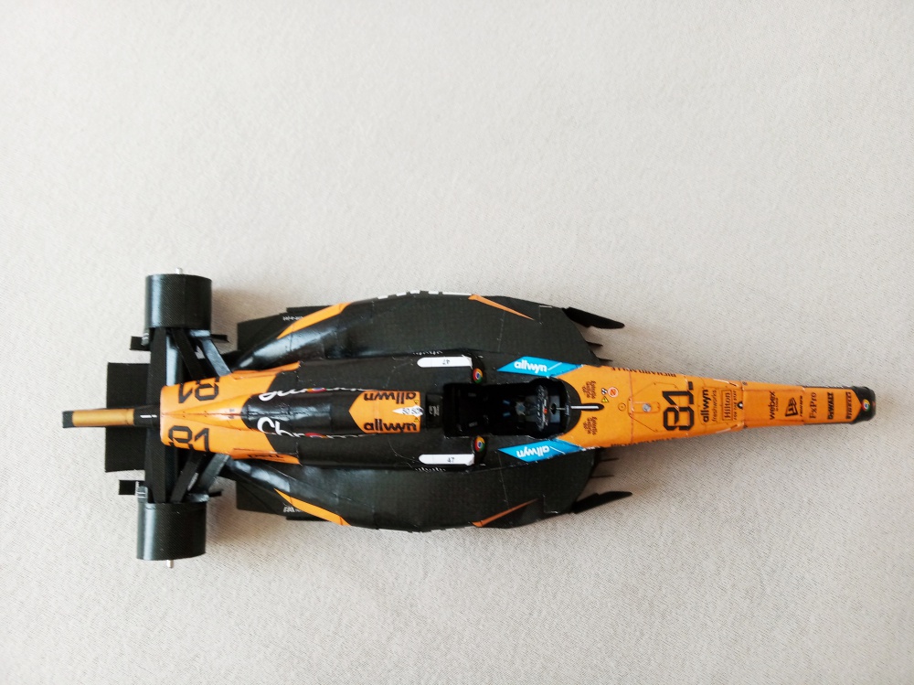 McLaren MCL39 (Plná velikost v novém okně) McLaren MCL39