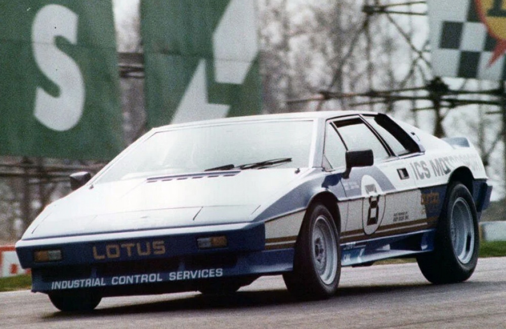 Lotus Esprit (Plná velikost v novém okně) Lotus Esprit