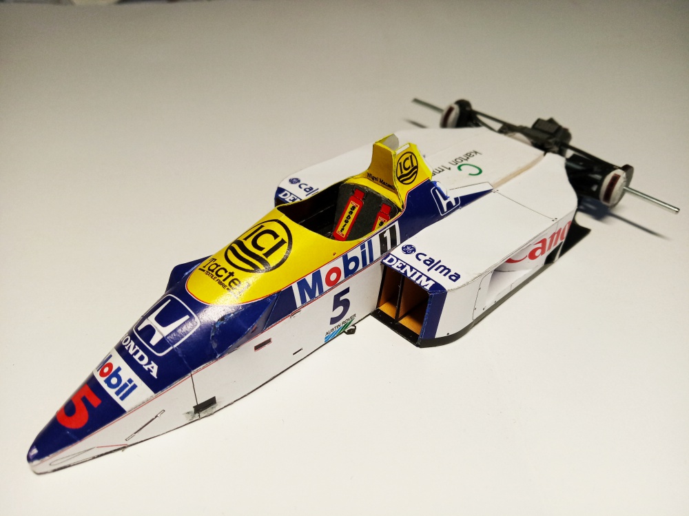 Williams FW11 (Plná velikost v novém okně) Williams FW11