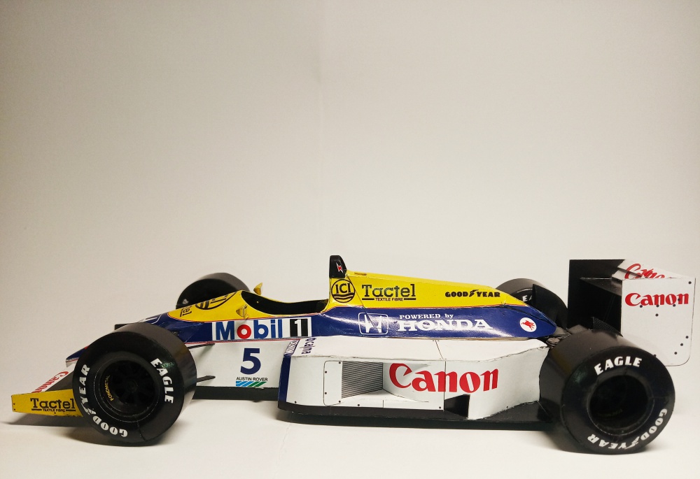 Williams FW11 (Plná velikost v novém okně) Williams FW11