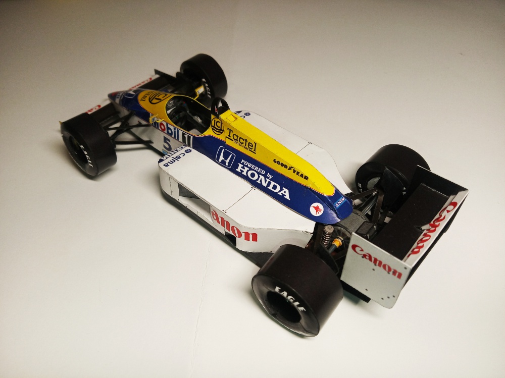 Williams FW11 (Plná velikost v novém okně) Williams FW11