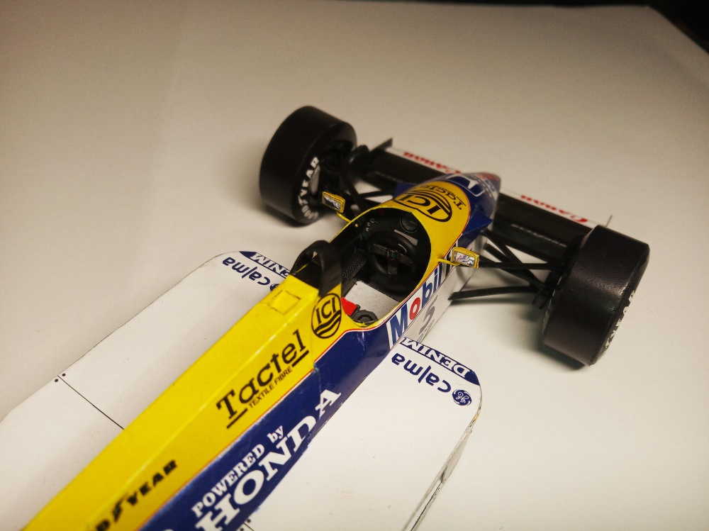 Williams FW11 (Plná velikost v novém okně) Williams FW11