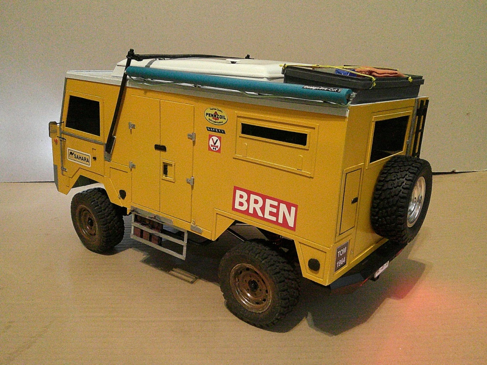Land Rover - stavba (Plná velikost v novém okně) Land Rover - stavba