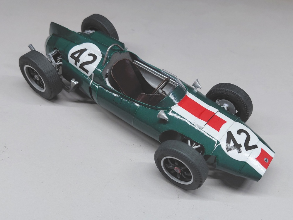 Cooper T53 - Jackie Lewis - GP V. Británie 1962 (Plná velikost v novém okně) Cooper T53 - Jackie Lewis - GP V. Británie 1962
