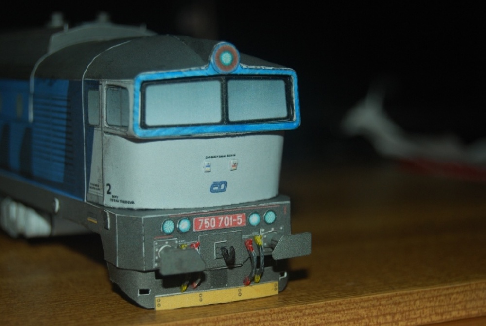 750 7xx plnokrevník (Plná velikost v novém okně) 750 7xx plnokrevník