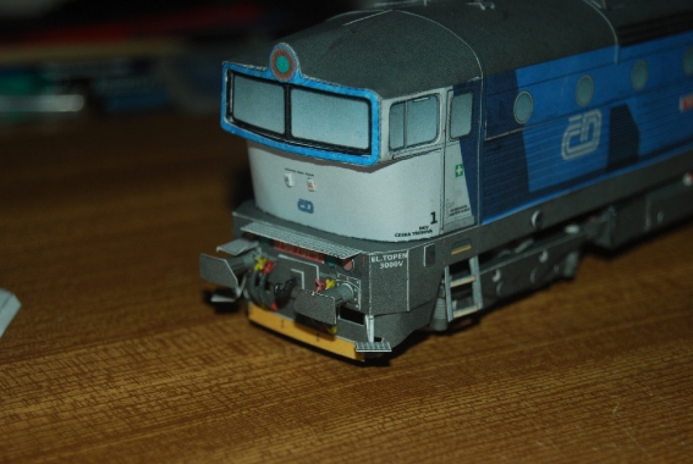 750 7xx plnokrevník (Plná velikost v novém okně) 750 7xx plnokrevník