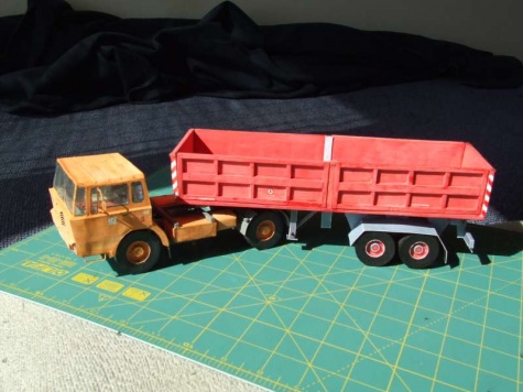 Tatra 813 TNH 4x4 SSZ + naves